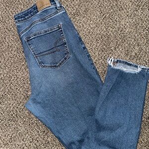 American Eagle Outfitters Mid-Wash Straight Jeans